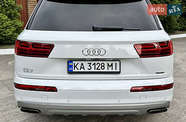 Внедорожник / Кроссовер Audi Q7 2017 в 