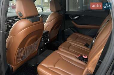 Внедорожник / Кроссовер Audi Q7 2018 в 