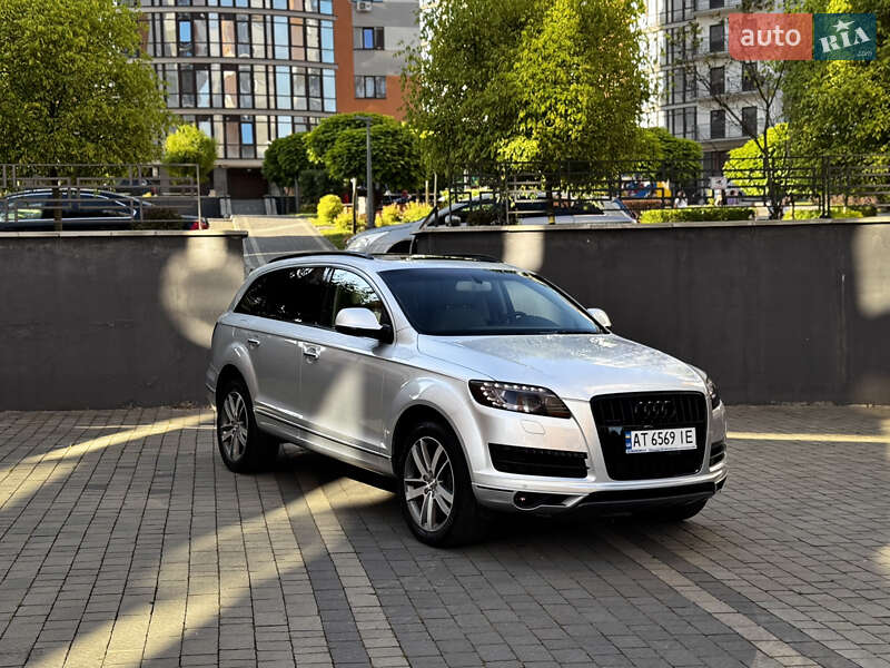 Внедорожник / Кроссовер Audi Q7 2014 в 