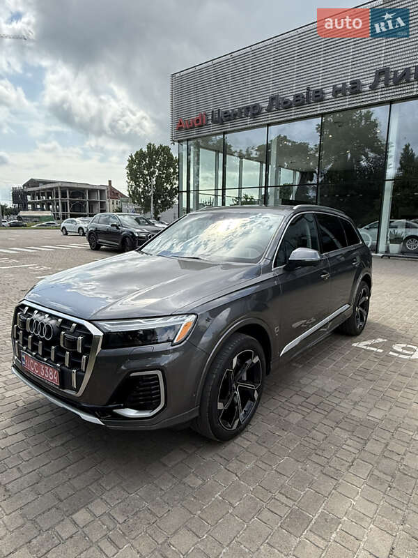 Внедорожник / Кроссовер Audi Q7 2024 в 