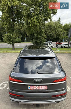 Внедорожник / Кроссовер Audi Q7 2024 в 