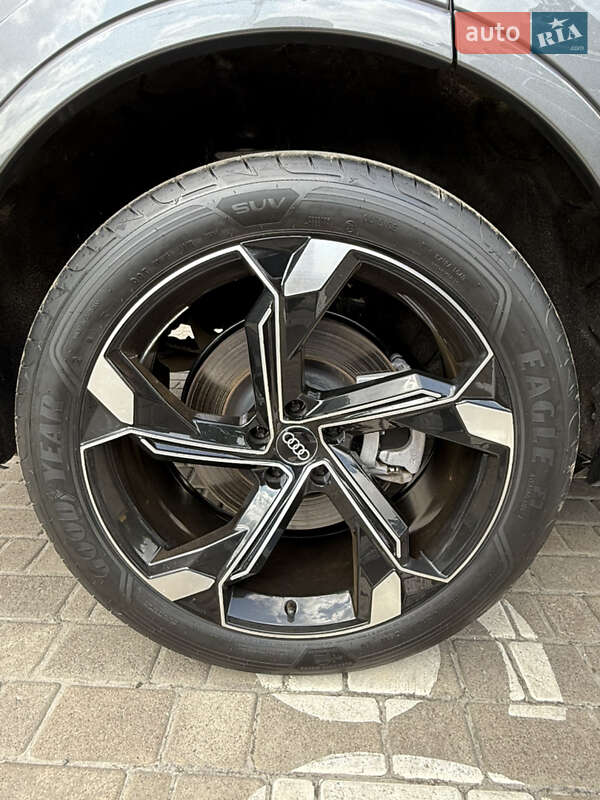 Внедорожник / Кроссовер Audi Q7 2024 в Львове