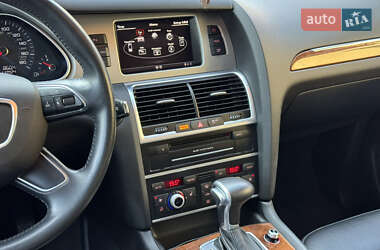 Внедорожник / Кроссовер Audi Q7 2015 в 