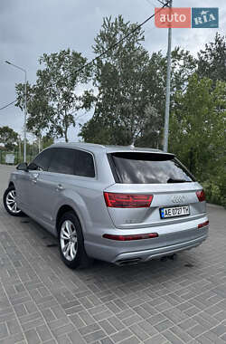 Внедорожник / Кроссовер Audi Q7 2017 в 