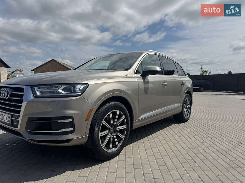 Внедорожник / Кроссовер Audi Q7 2016 в Дубно