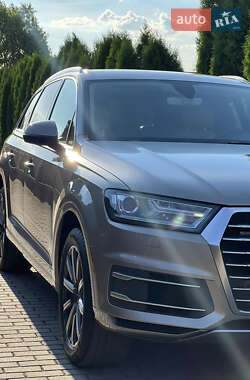 Внедорожник / Кроссовер Audi Q7 2016 в Дубно