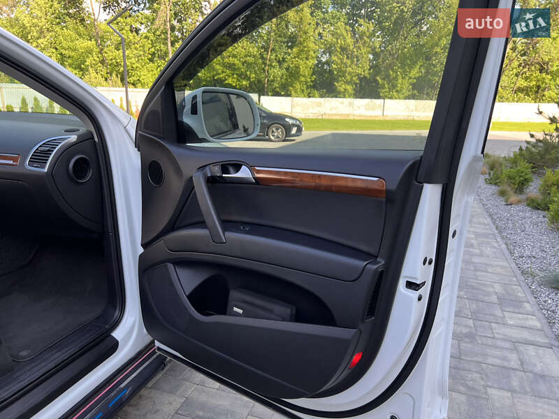 Внедорожник / Кроссовер Audi Q7 2015 в Луцке