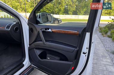 Внедорожник / Кроссовер Audi Q7 2015 в 