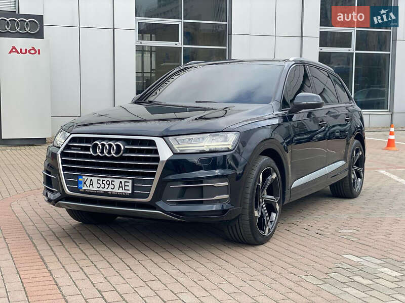 Позашляховик / Кросовер Audi Q7 2017 в Києві