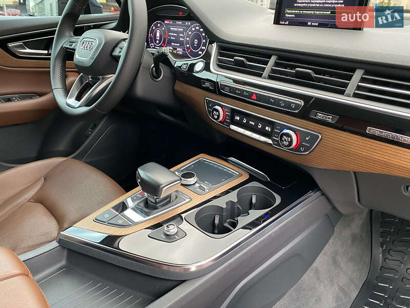 Позашляховик / Кросовер Audi Q7 2017 в Києві