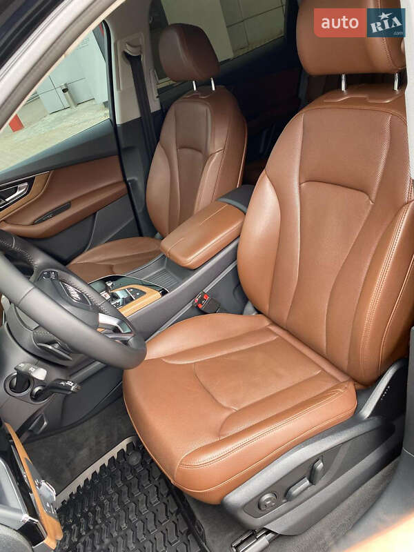 Позашляховик / Кросовер Audi Q7 2017 в Києві