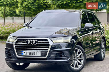 Внедорожник / Кроссовер Audi Q7 2017 в 