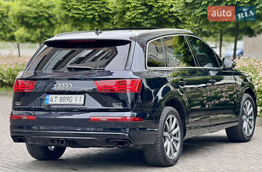 Внедорожник / Кроссовер Audi Q7 2017 в 