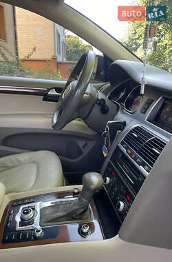 Позашляховик / Кросовер Audi Q7 2013 в 