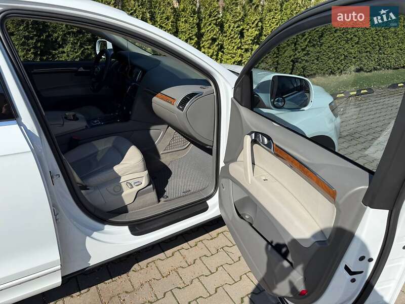 Внедорожник / Кроссовер Audi Q7 2013 в Киеве