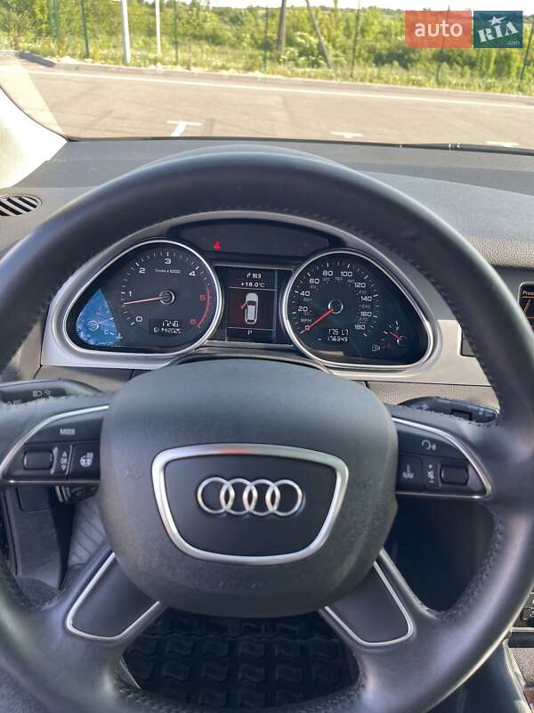 Позашляховик / Кросовер Audi Q7 2013 в Рівному