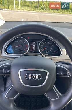 Позашляховик / Кросовер Audi Q7 2013 в 