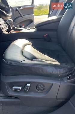 Позашляховик / Кросовер Audi Q7 2013 в 