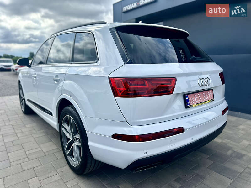 Внедорожник / Кроссовер Audi Q7 2017 в Ровно