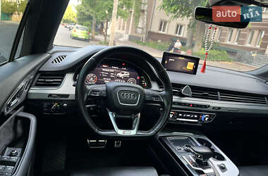 Позашляховик / Кросовер Audi Q7 2016 в 