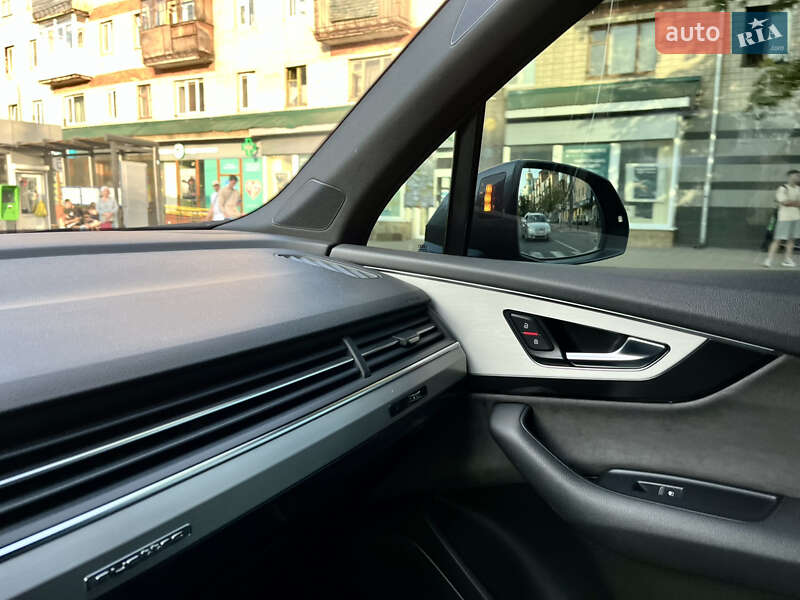 Внедорожник / Кроссовер Audi Q7 2016 в Виннице