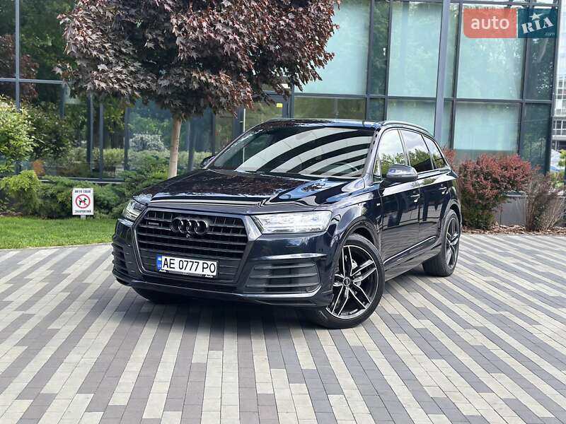 Внедорожник / Кроссовер Audi Q7 2017 в Киеве