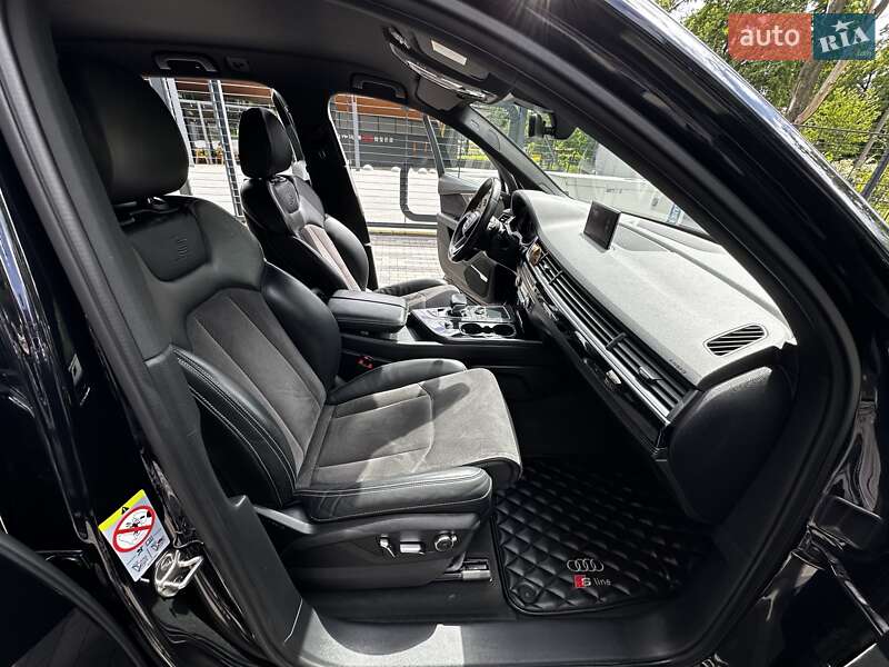 Внедорожник / Кроссовер Audi Q7 2017 в Киеве