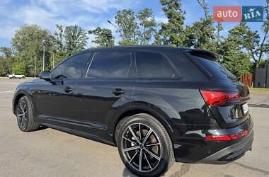 Внедорожник / Кроссовер Audi Q7 2023 в 