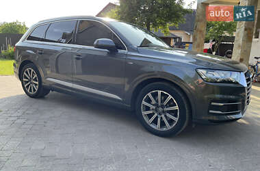 Внедорожник / Кроссовер Audi Q7 2016 в 