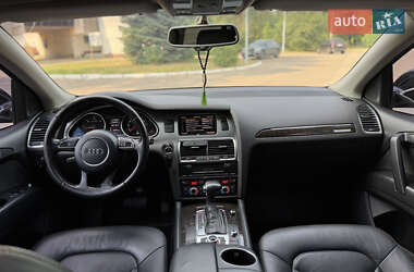 Внедорожник / Кроссовер Audi Q7 2011 в 