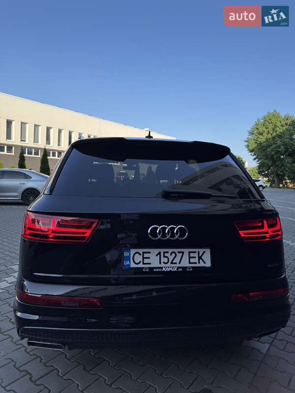 Позашляховик / Кросовер Audi Q7 2017 в Чернівцях
