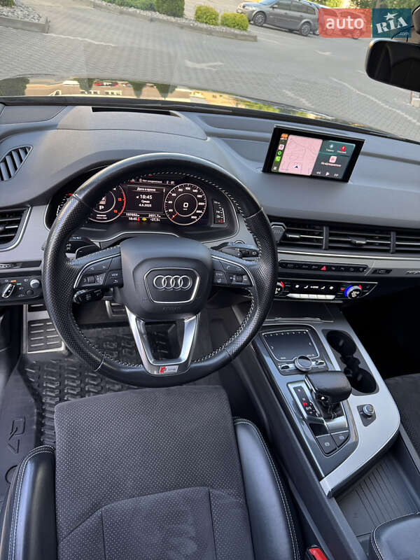 Позашляховик / Кросовер Audi Q7 2017 в Чернівцях