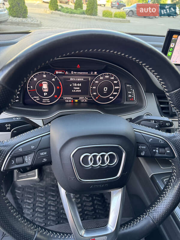 Позашляховик / Кросовер Audi Q7 2017 в Чернівцях