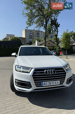 Позашляховик / Кросовер Audi Q7 2017 в Ужгороді
