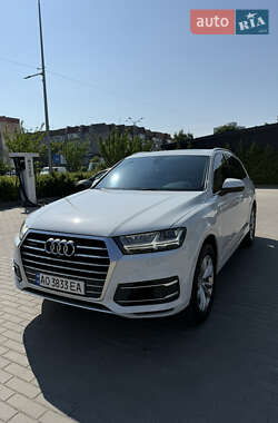 Позашляховик / Кросовер Audi Q7 2017 в 