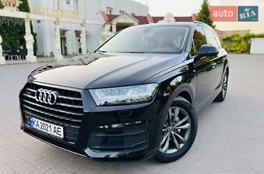 Внедорожник / Кроссовер Audi Q7 2015 в 