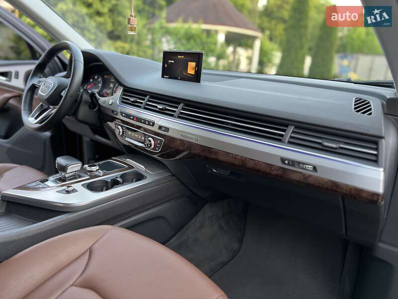 Позашляховик / Кросовер Audi Q7 2015 в Хмельницькому