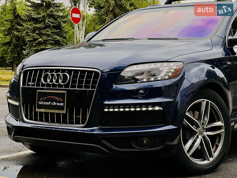 Внедорожник / Кроссовер Audi Q7 2010 в 