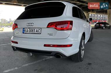 Позашляховик / Кросовер Audi Q7 2015 в 