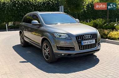 Внедорожник / Кроссовер Audi Q7 2012 в 