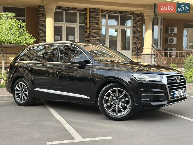 Позашляховик / Кросовер Audi Q7 2016 в Києві