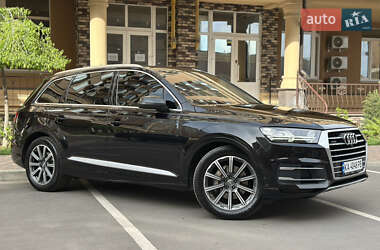 Внедорожник / Кроссовер Audi Q7 2016 в 