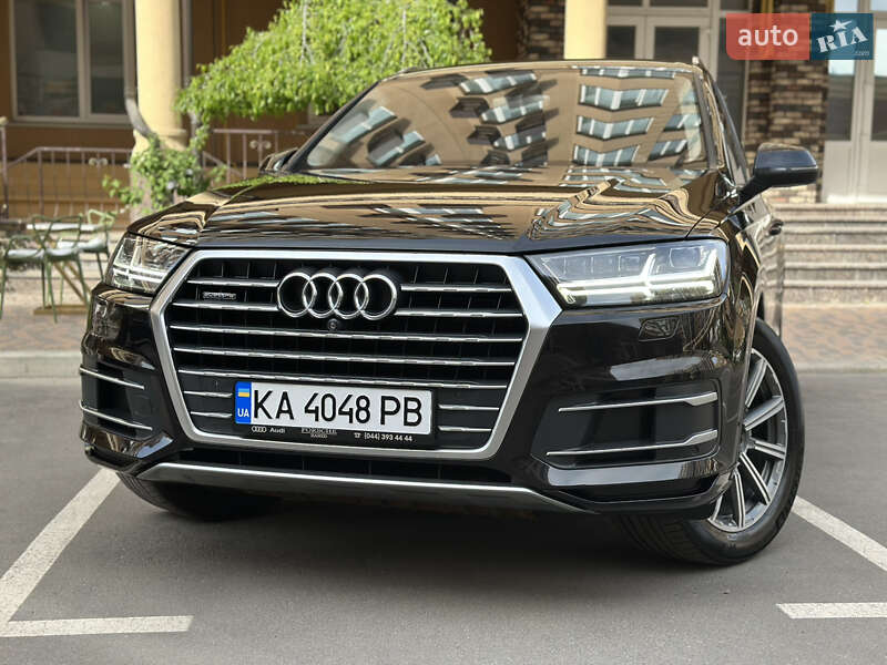 Позашляховик / Кросовер Audi Q7 2016 в Києві
