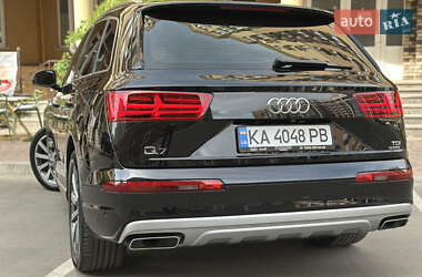 Внедорожник / Кроссовер Audi Q7 2016 в 