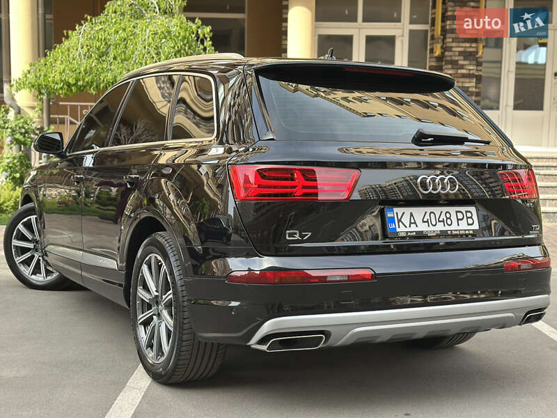 Позашляховик / Кросовер Audi Q7 2016 в Києві