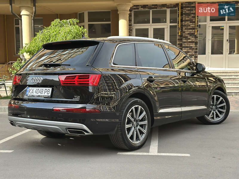 Позашляховик / Кросовер Audi Q7 2016 в Києві