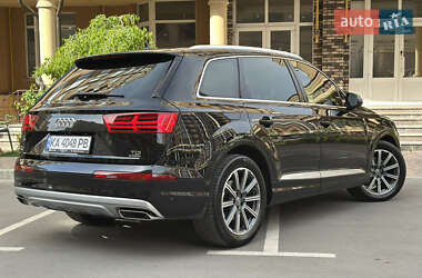Внедорожник / Кроссовер Audi Q7 2016 в 