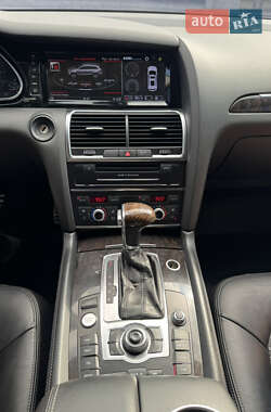 Внедорожник / Кроссовер Audi Q7 2012 в 