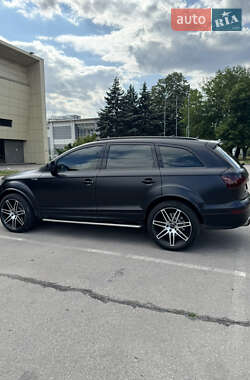 Внедорожник / Кроссовер Audi Q7 2012 в 