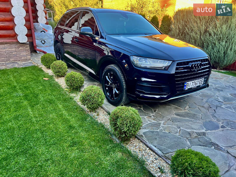 Внедорожник / Кроссовер Audi Q7 2016 в Полтаве